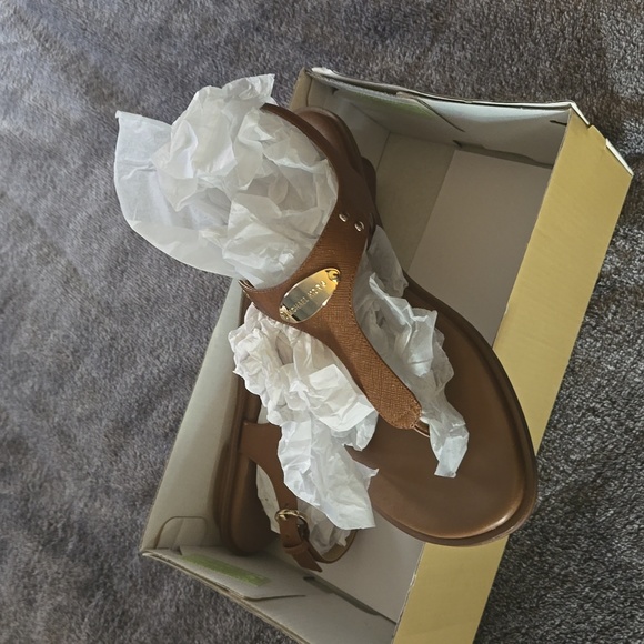 Sandals - Picture 2 of 3